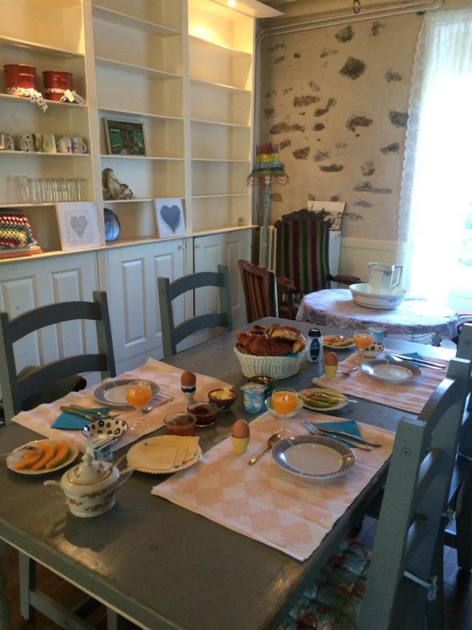Chambres D'Hotes La Chaumiere Coulonges  Kültér fotó